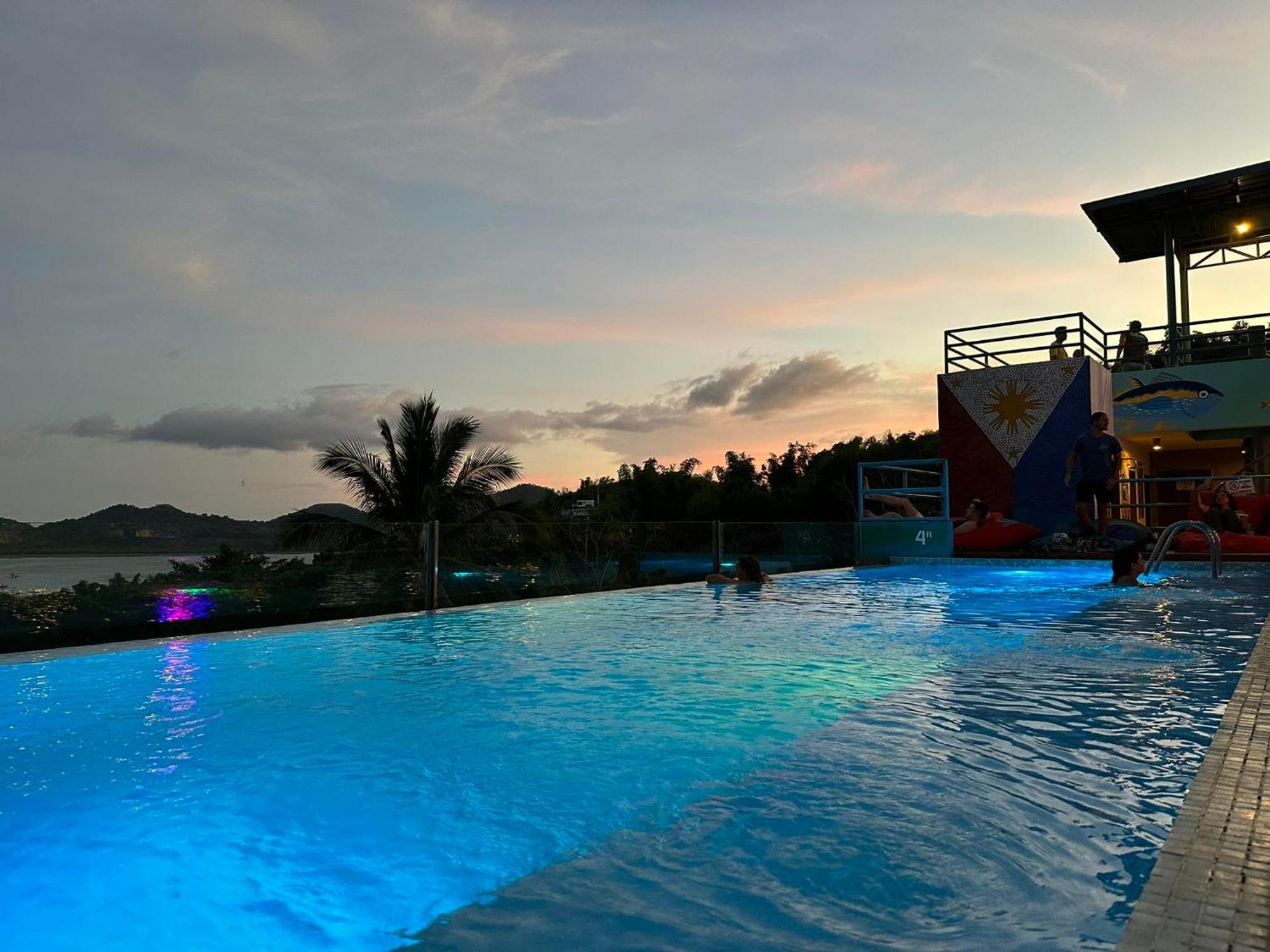 Outpost Hostel - Coron Luaran gambar