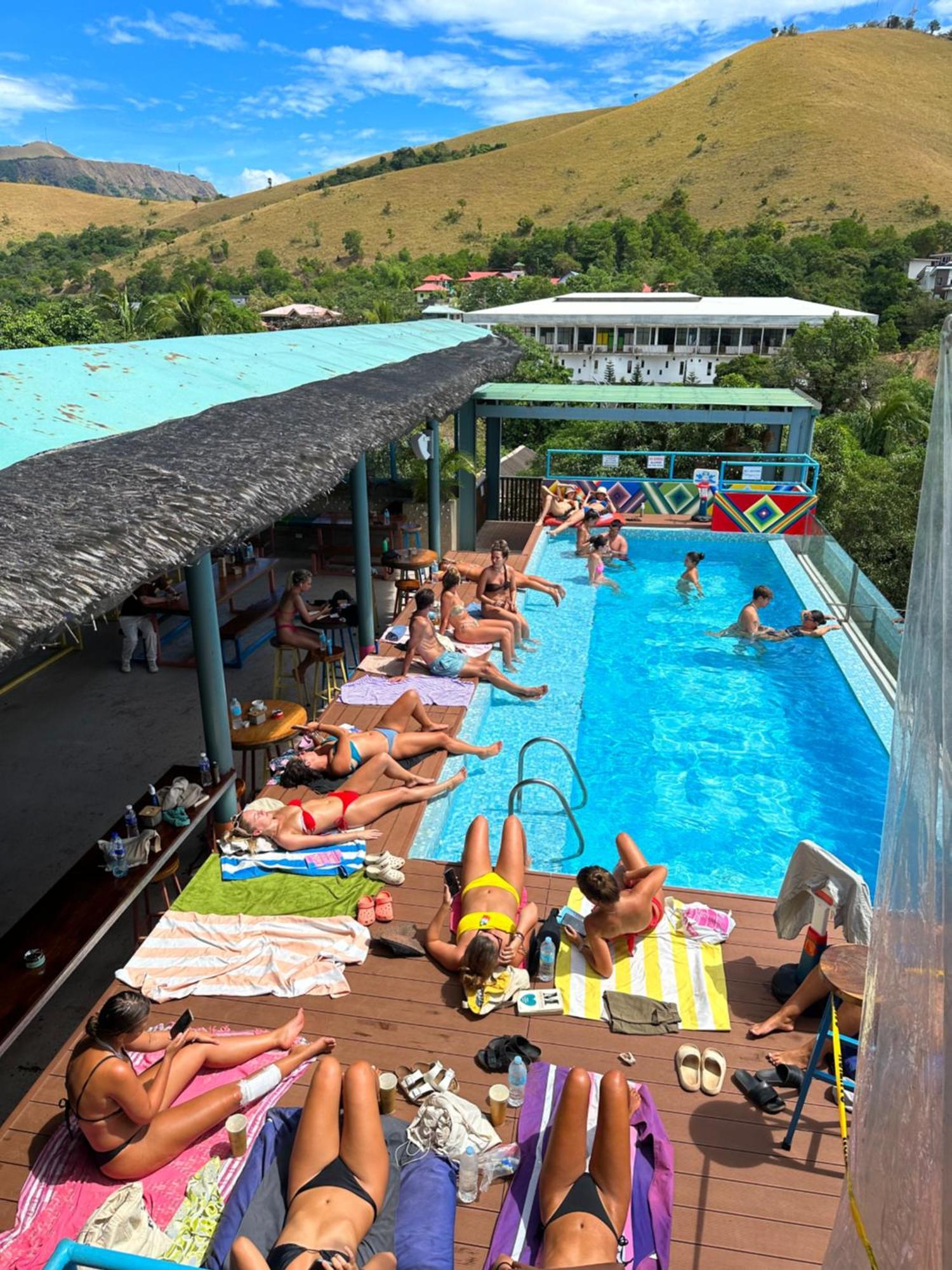 Outpost Hostel - Coron Luaran gambar